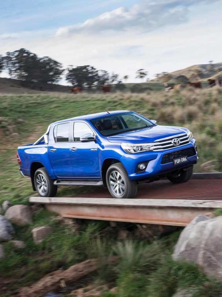 Hilux5 1800x18001 767x1024