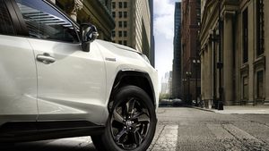 Toyota Rav4 2019 Gallery 01 Full Tcm 3060 1529360 300x169