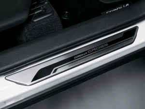 COROLLA CROSS DETAIL2 RET Preview Rev 1 300x225